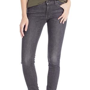 NWOT Levi’s 711 skinny jeans